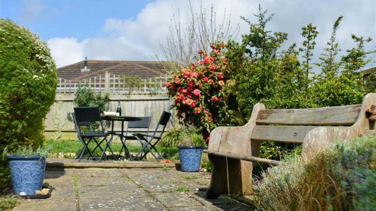Ivy Cottage Lyme Regis Bagian luar foto